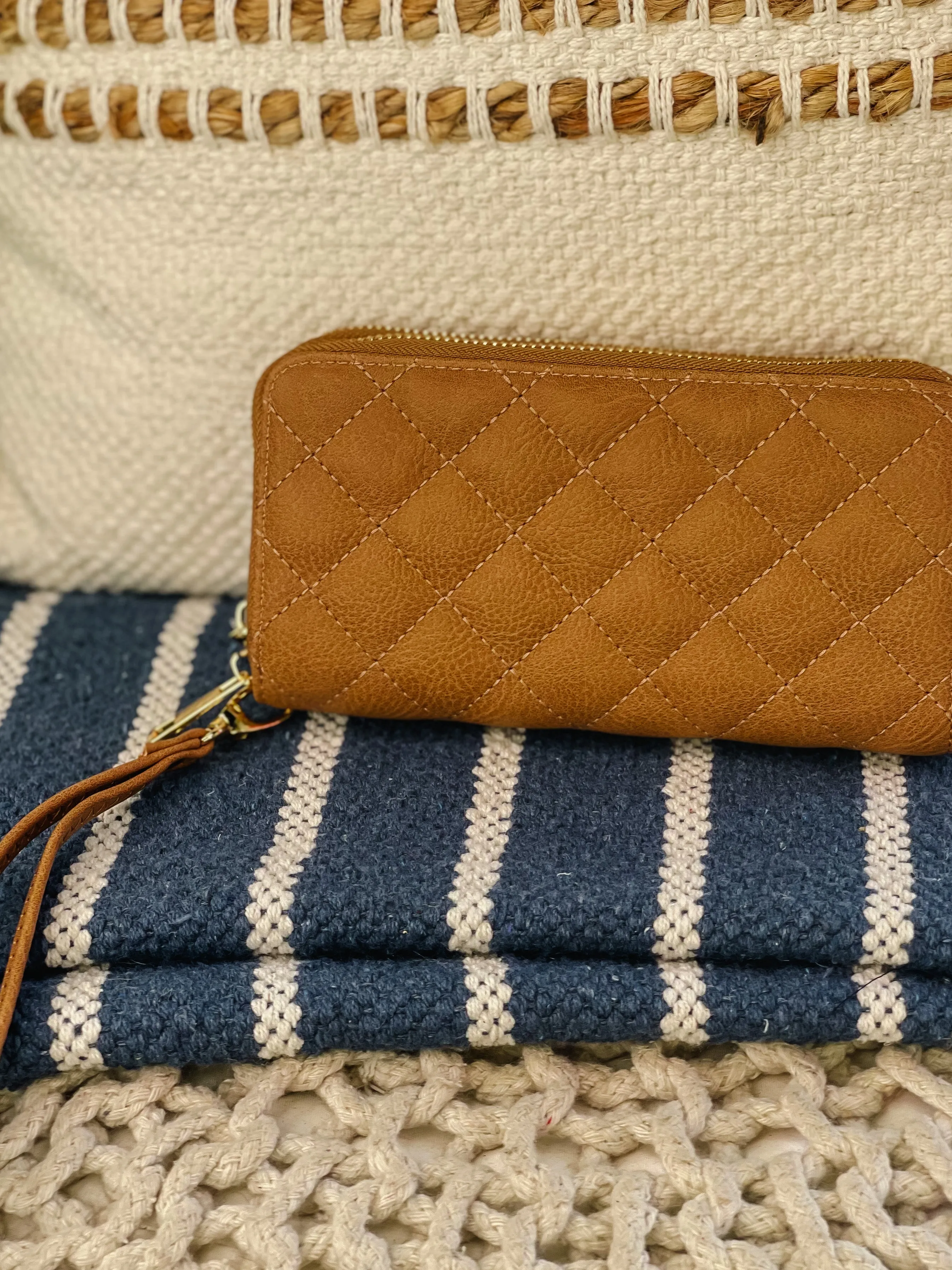 Sasha Quilt Stitching Wallet with Wrist Strap